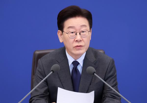 President Lee Jae Myung speaks during a Cabinet meeting at Cheong Wa Dae in Seoul on March 24. (Yonhap)